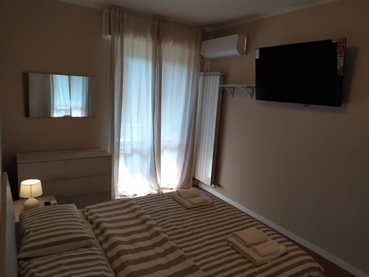 Beach House, 300 M Dal Mare, Marina Di Massa Exterior foto