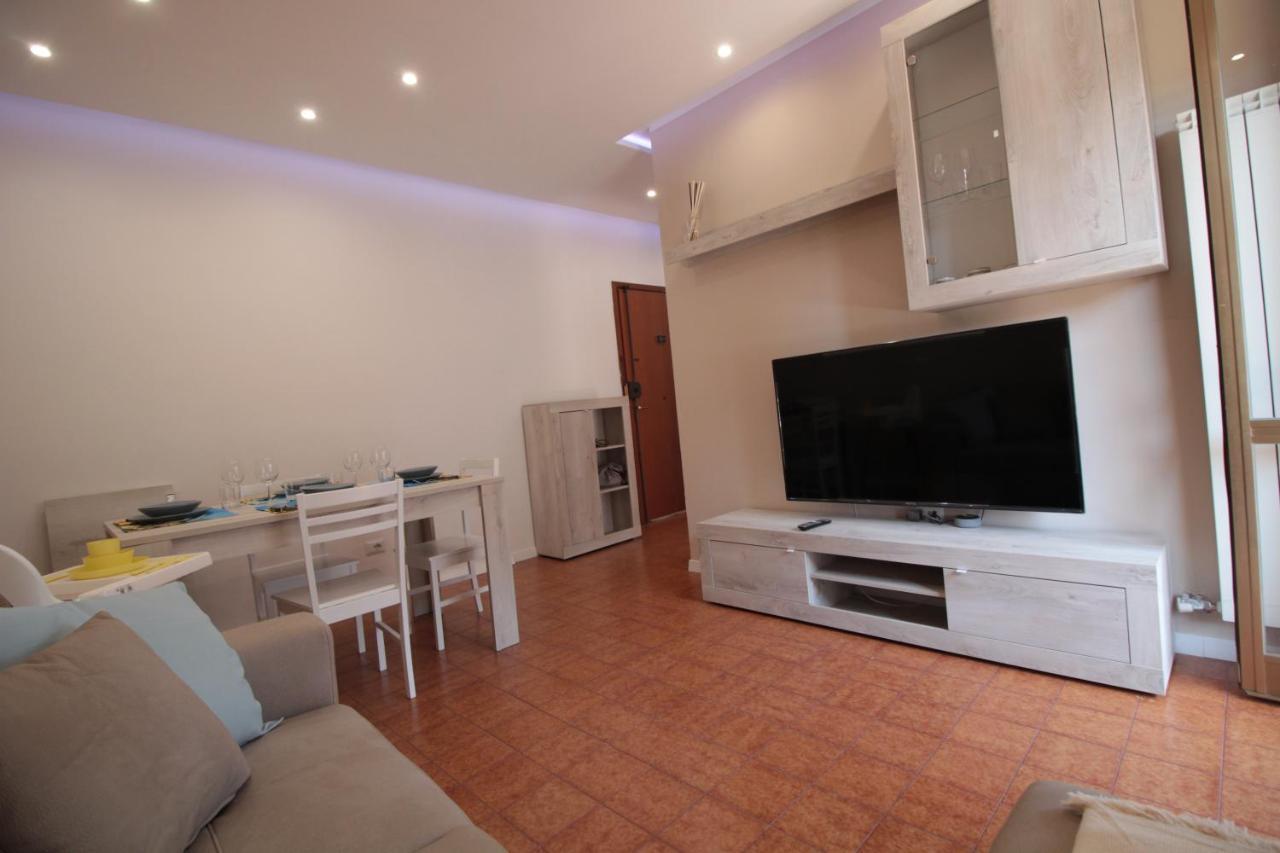 Beach House, 300 M Dal Mare, Marina Di Massa Exterior foto